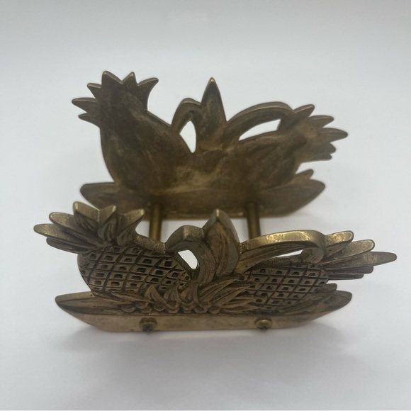 Vintage brass pineapple napkin or letter holder. - Picture 2 of 9